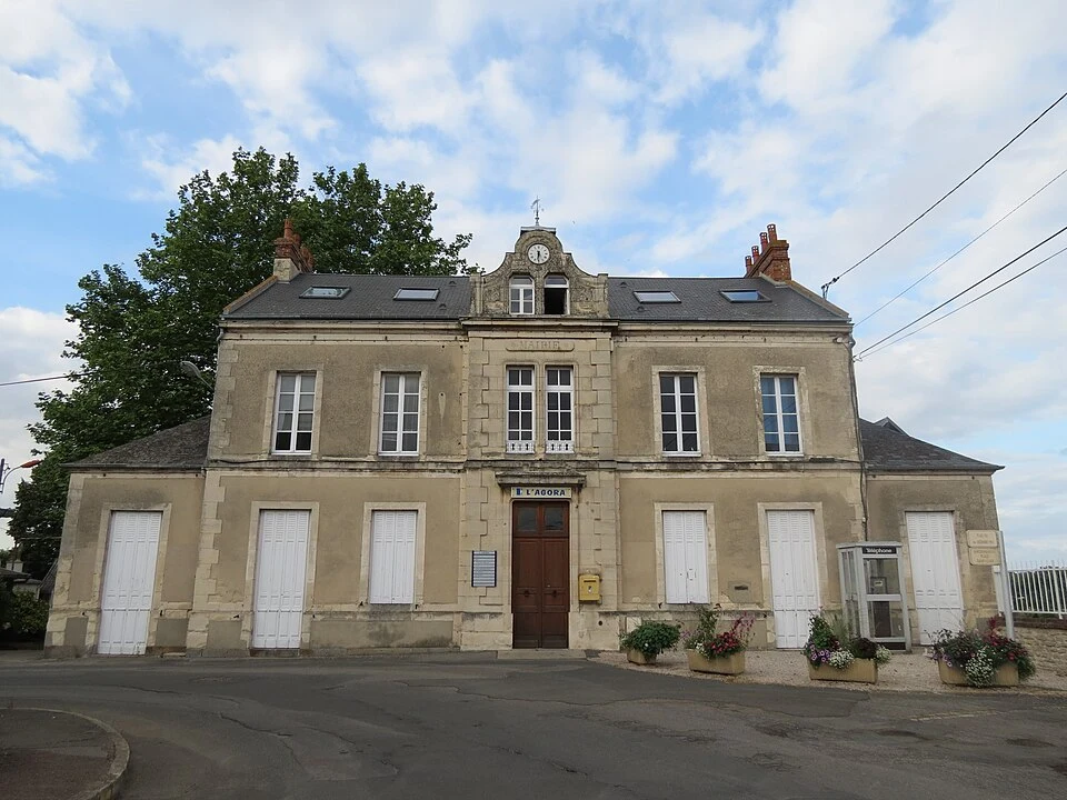 L’ancienne mairie d’Hérouville-Saint-Clair. Vue de la commune ; La Bibli François-Geindre n’est pas représentée.