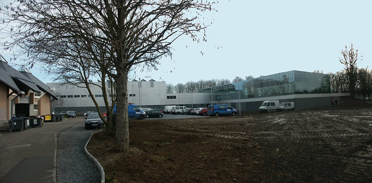 Le stade nautique Eugène-Maës, vu depuis l’avenue Albert-Sorel en janvier 2016.