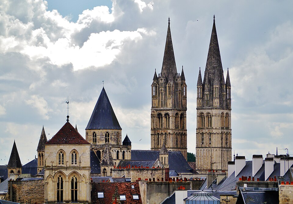 L’abbaye aux Hommes vue depuis le château de Caen. Vue de la commune.